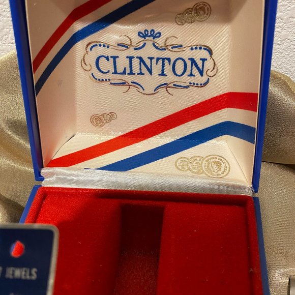 Vintage Clinton, Water and Shock Resistant Watch - Picture 10 of 12